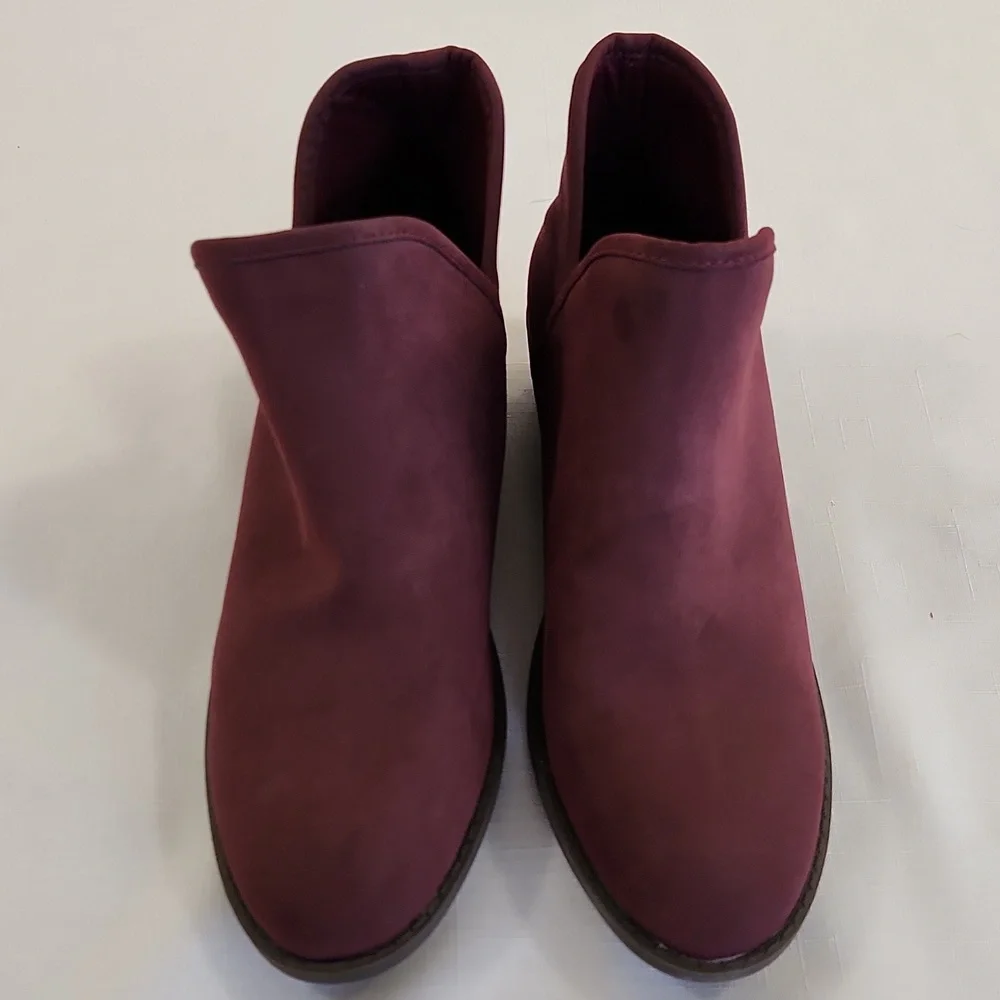 Serra womens maroon